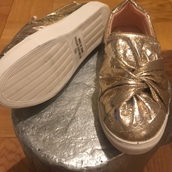 Shoe - Picture 4 of 4